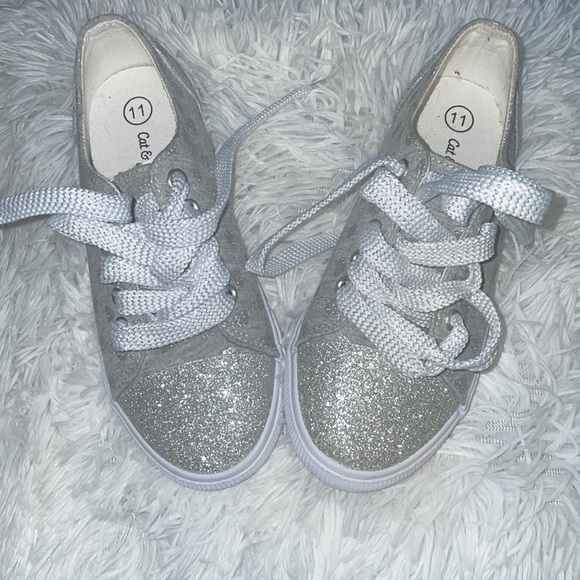Cat & Jack Other - NWT Super Cute girls size 11 shoes.